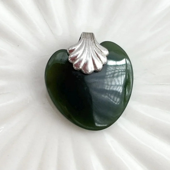Vintage Jewelry - Green Jade & Sterling Silver Heart Shaped Vintage Avon Pendant - 0.75"
